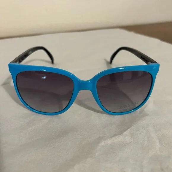 hoven | Accessories | Hoven Skinny Legs Sunglasses | Poshmark display picture 1